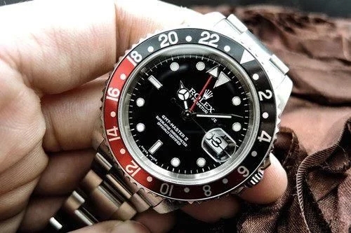 Replica Rolex watches with black dials are exquisite.